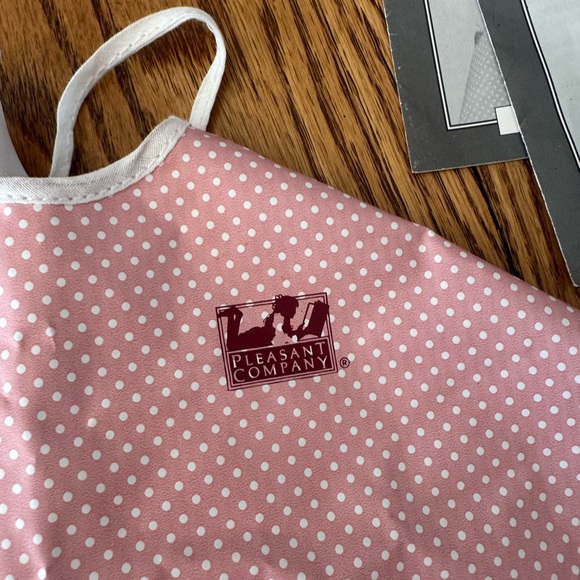 Vintage American Girl doll Pink Styling Cape and Accessories - Picture 2 of 3